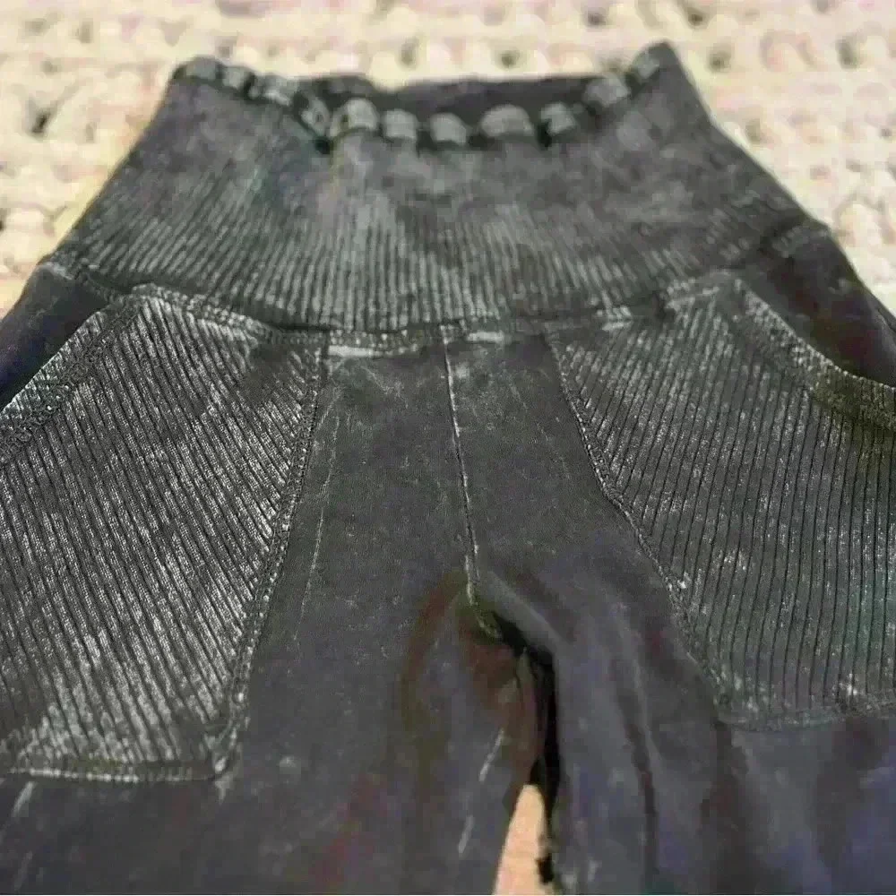 Black Retro Leggings Size Small - Picture 4 of 5